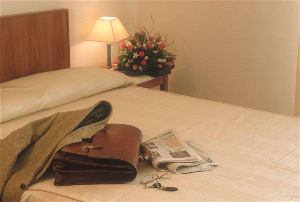 Europa Palace Hotel Мессина Экстерьер фото